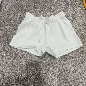 Lululemon shorts size 4